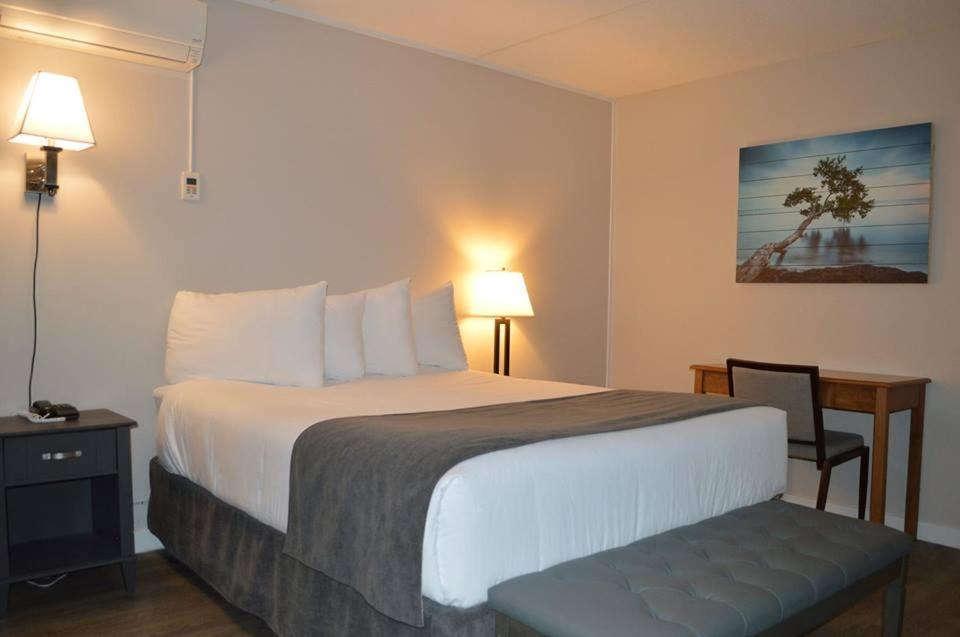 Driftwood Inn Sechelt Zewnętrze zdjęcie