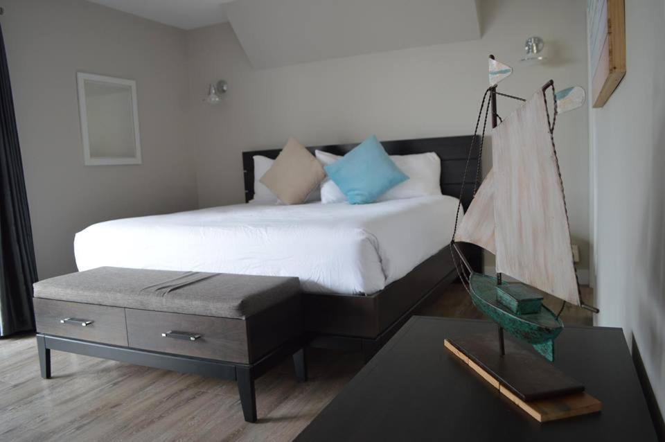 Driftwood Inn Sechelt Zewnętrze zdjęcie